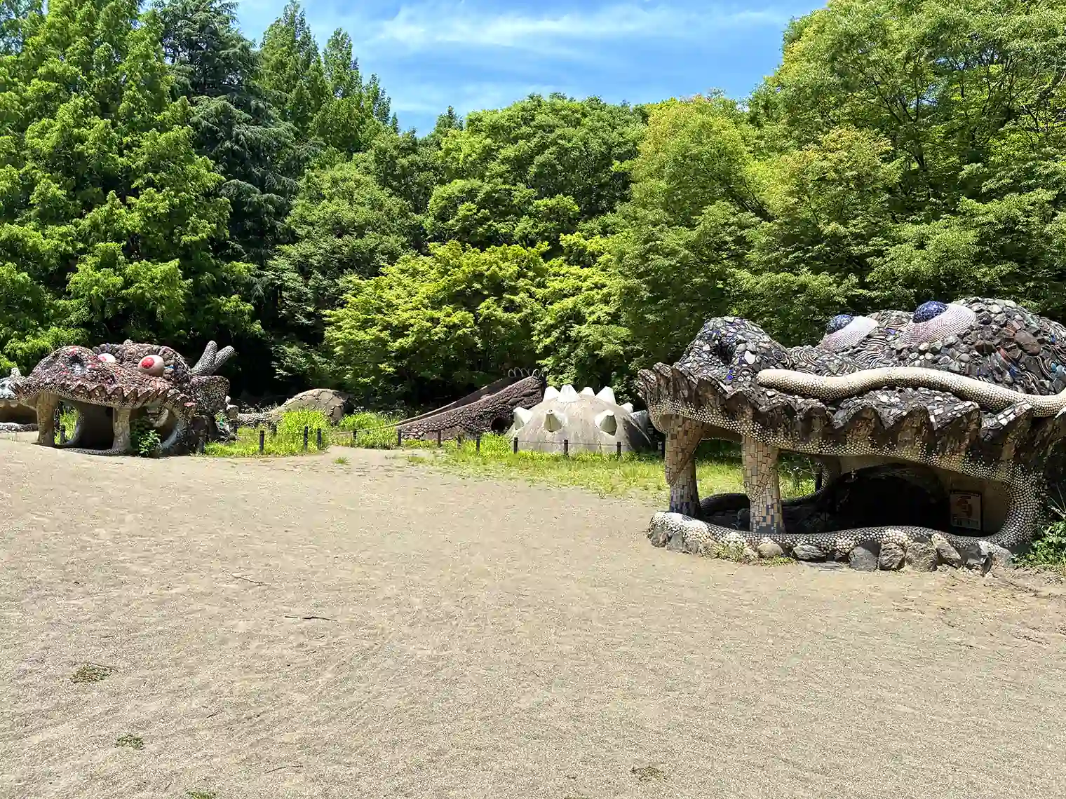 ドラゴンの砂山（こどもの森）