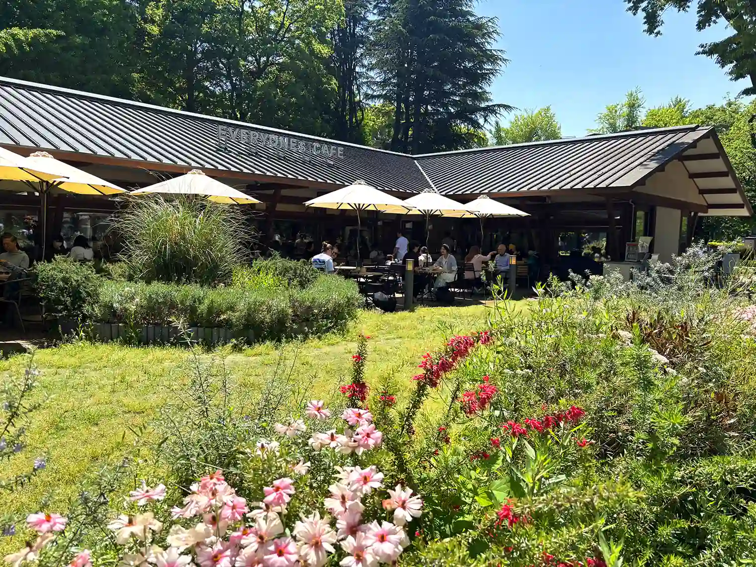 竹の台広場のエブリワンズカフェ