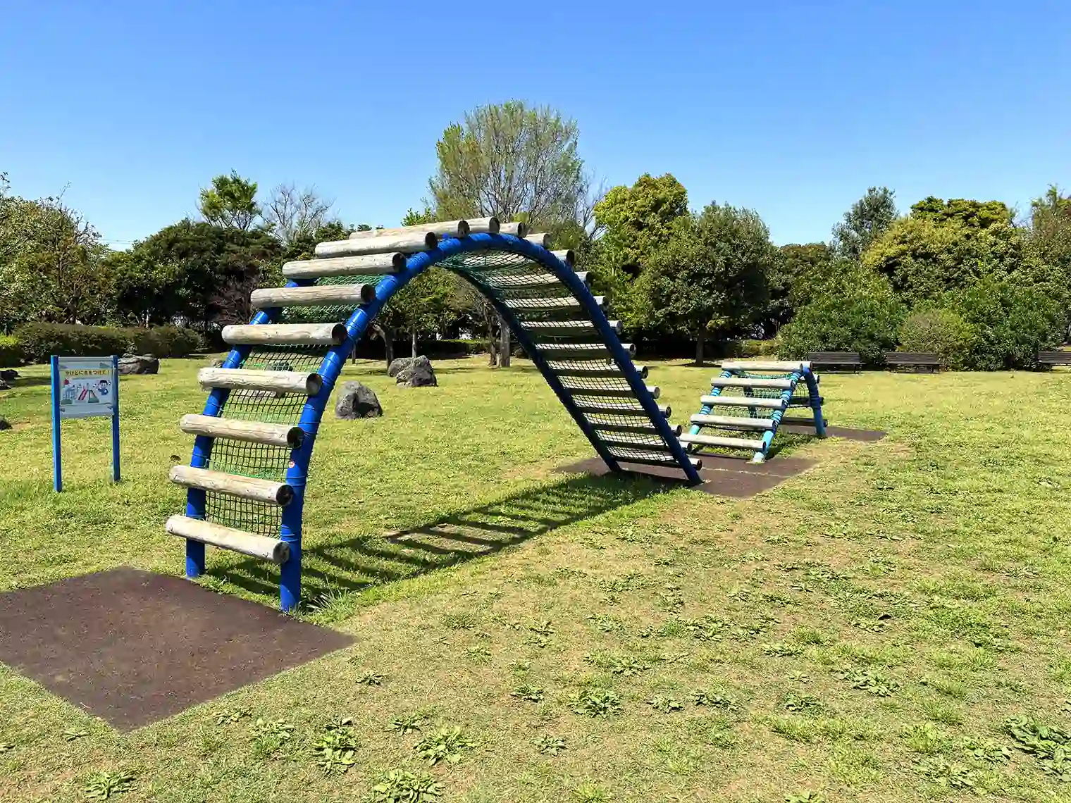 遊具広場の遊具（若洲公園）