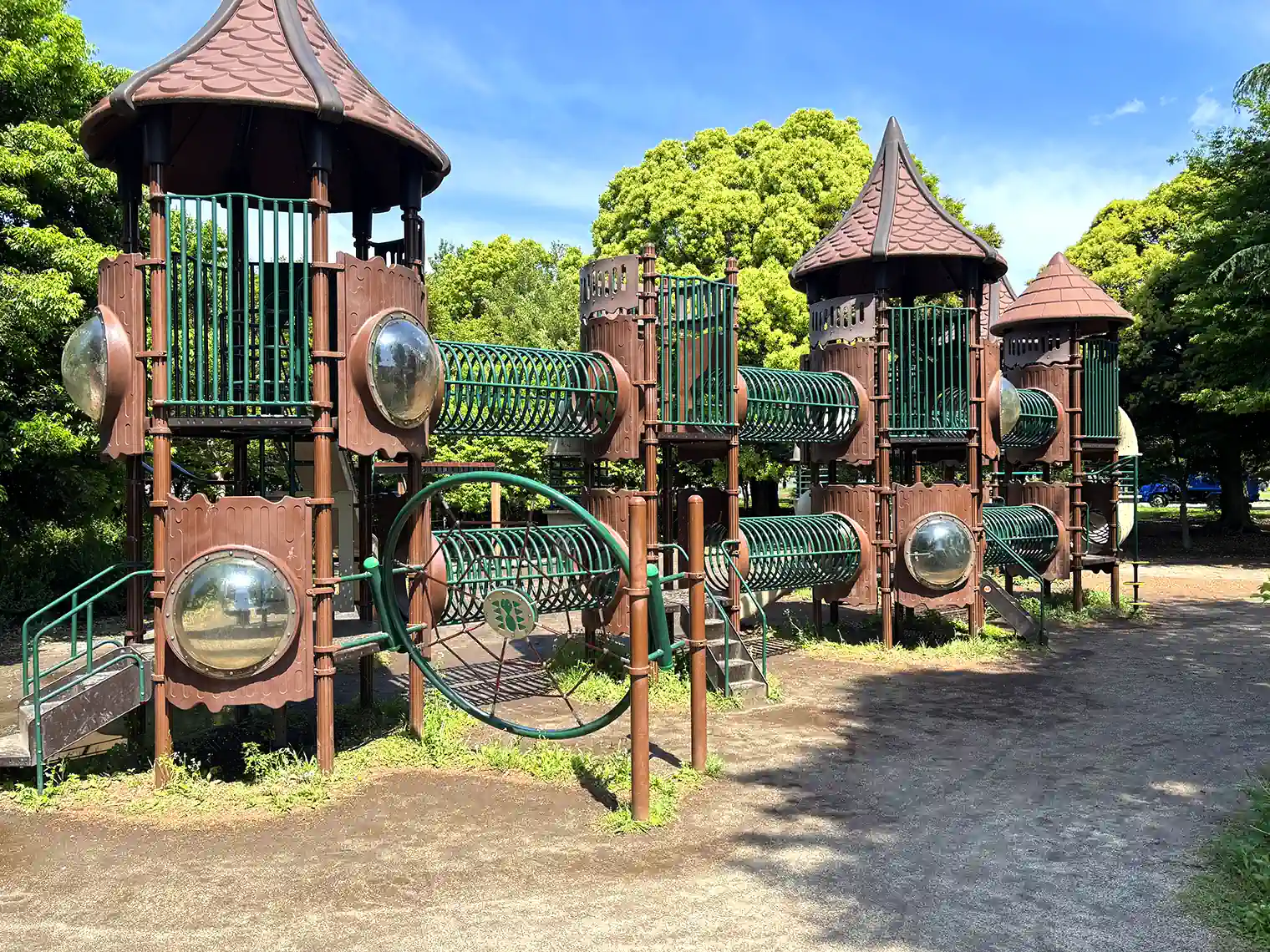 和田堀公園第二競技場の複合遊具