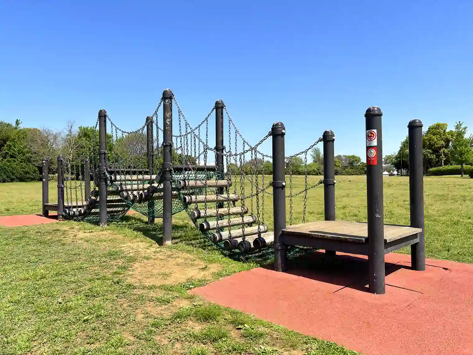 遊具広場の遊具（若洲公園）