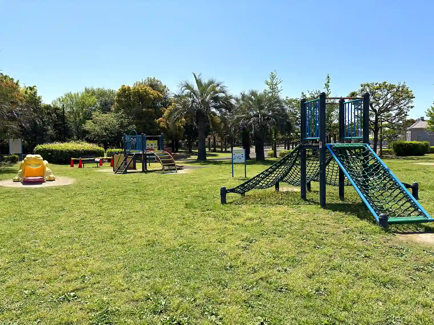 遊具広場の遊具（若洲公園）