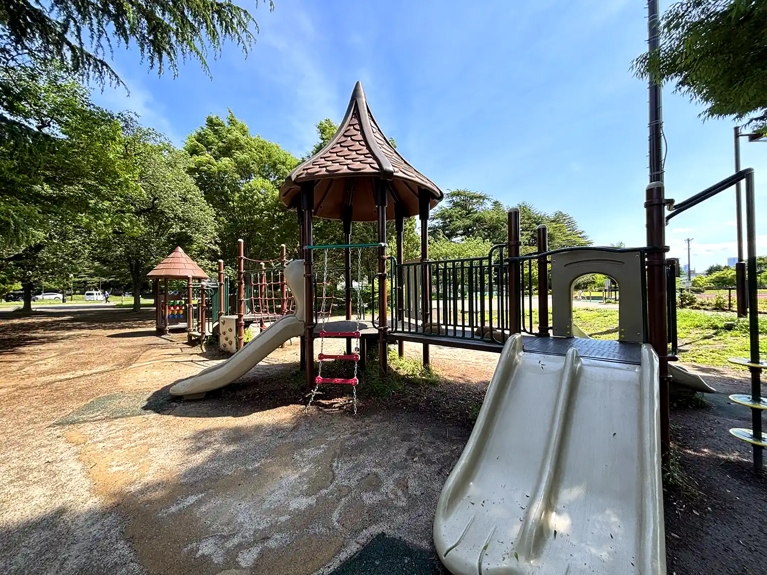 和田堀公園第二競技場の複合遊具