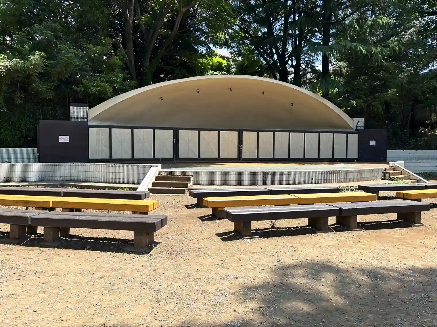 野外ステージ