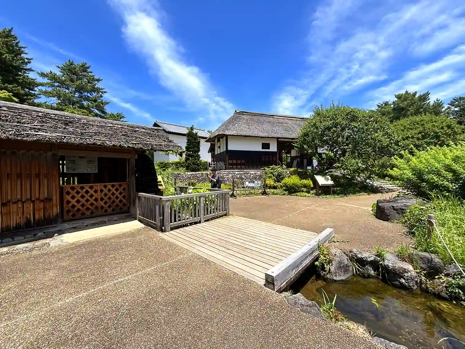長屋門（こもれびの里）