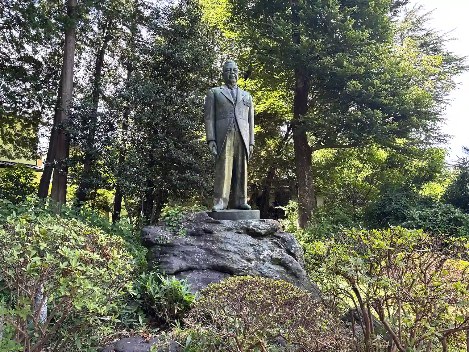 内田秀五郎翁の像