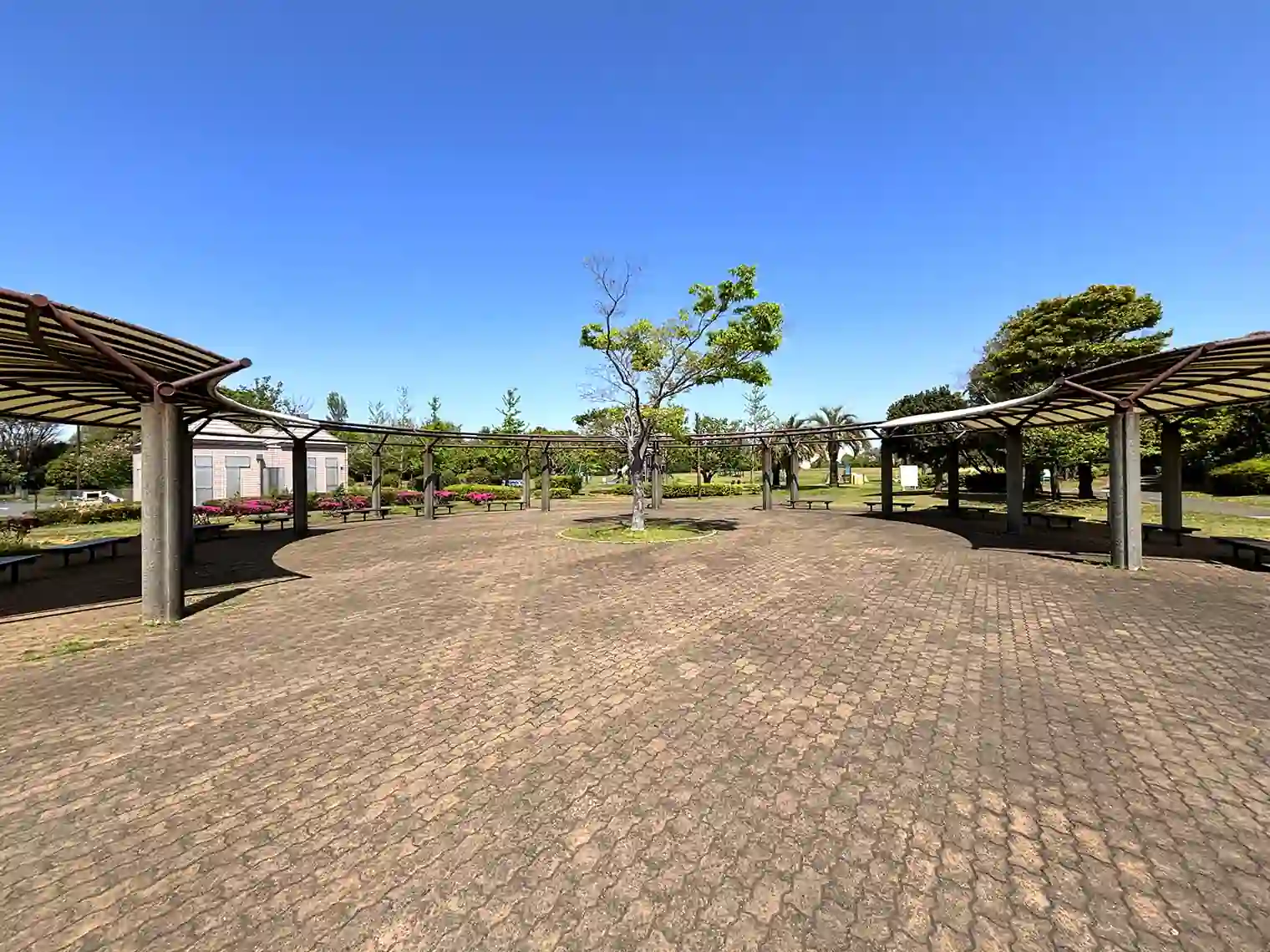 バーゴラ広場（若洲公園）