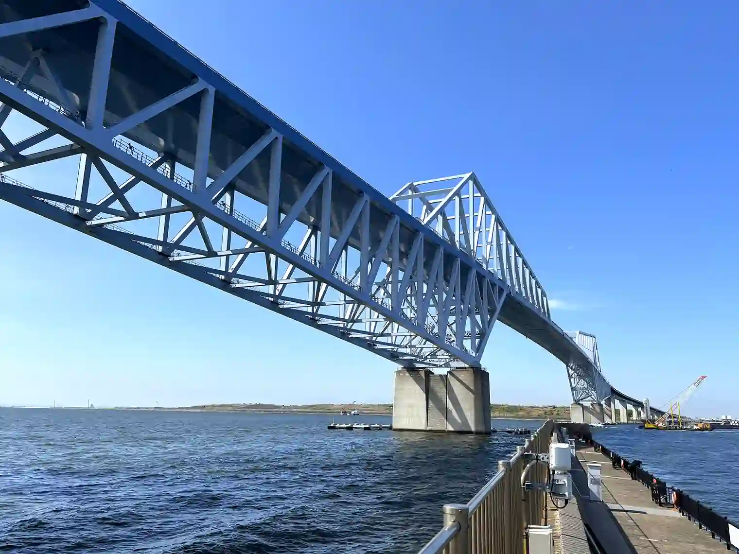 釣り施設から見る東京ゲートブリッジ（若洲海浜公園）