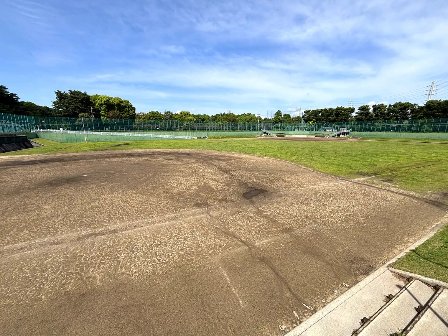 区営野球場