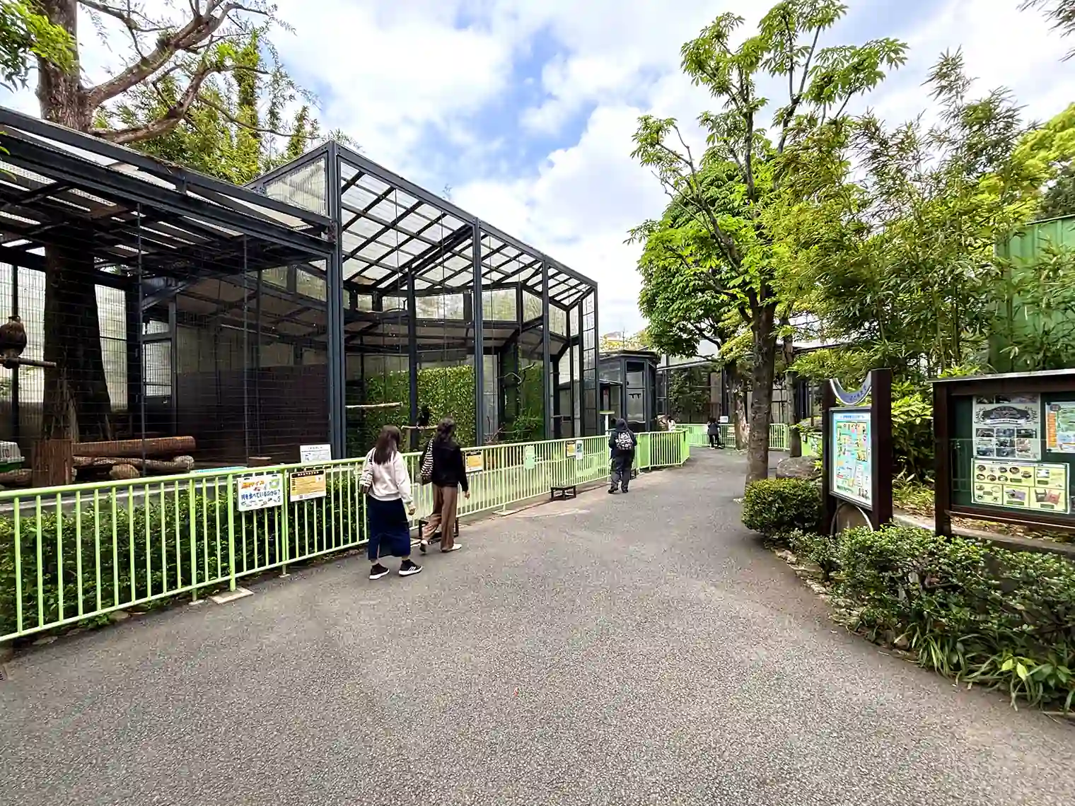 自然動物園内