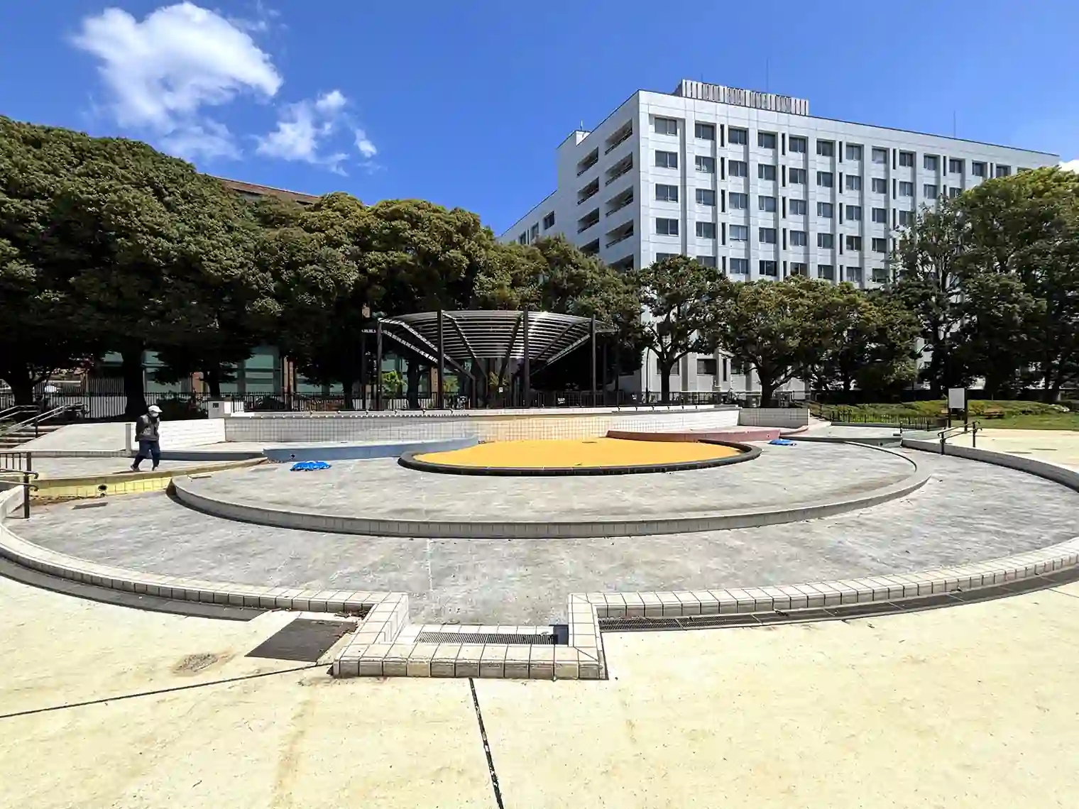 ジャブジャブ池